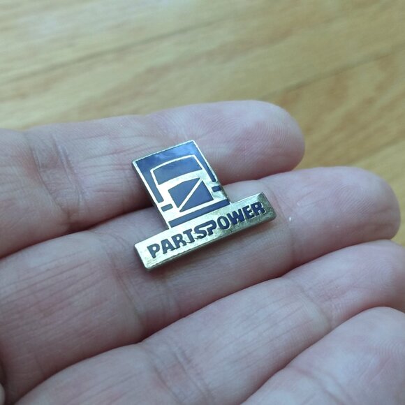 Vintage VOLVO PartsPower Hat Lapel Pin Tie Tack Truck 18 Wheeler Collectible - Picture 4 of 10